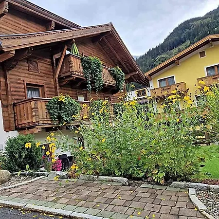 Embacher Aparthotel 3*