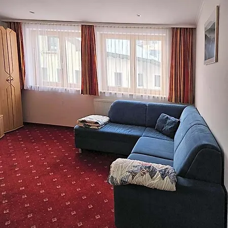 Aparthotel Embacher 3*